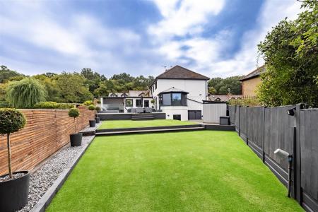 4, Forest Close (31).jpg