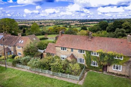 2 Hilltop Cottage aerial  (8).jpg
