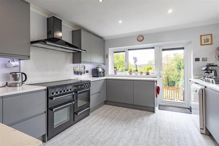 34, Blackacre Road (14).jpg