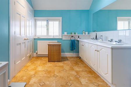 34, Blackacre Road (21).jpg