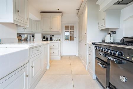 85  High Road (13).jpg