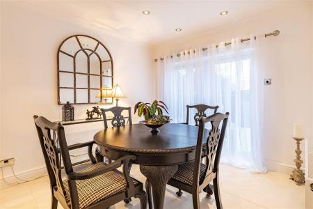 85  High Road (5).jpg