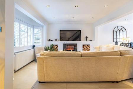 85  High Road (8).jpg