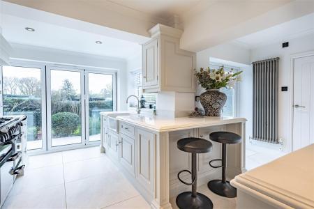 85  High Road (10).jpg