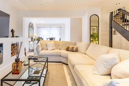 85  High Road (7).jpg