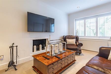 85  High Road (16).jpg