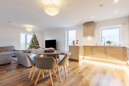 80 Godfrey House (8).jpg