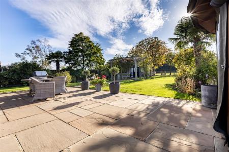 Willow Cottage 43 Berwick Ln  (25).jpg