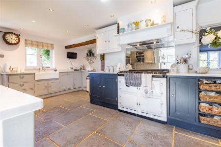 Willow Cottage 43 Berwick Ln  (9).jpg