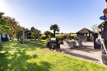 Willow Cottage 43 Berwick Ln  (26).jpg