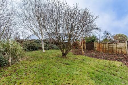 13, Beaconfield Ave (19).jpg