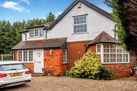 223, High Road (1).jpg