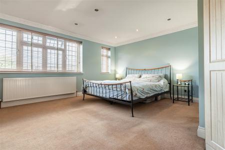 Highview Close  (24).jpg