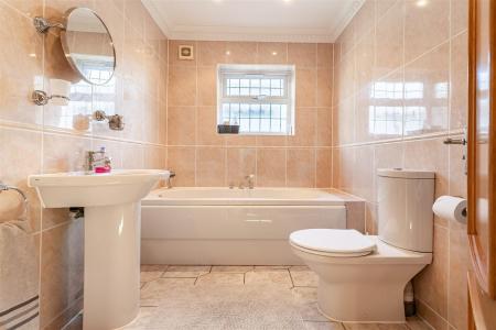 Highview Close  (27).jpg