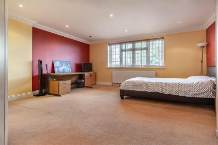 Highview Close  (16).jpg