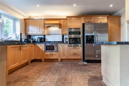 Highview Close  (34).jpg