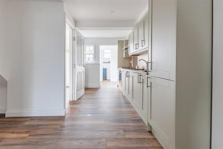 108  high street  (4).jpg