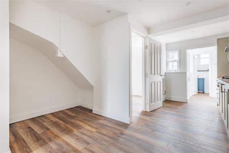 108  high street  (5).jpg