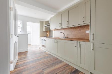 108  high street  (6).jpg