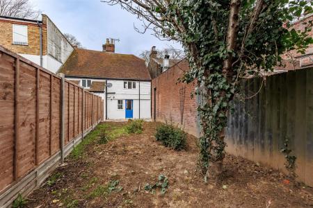 110 1   High Street new rear (5).jpg