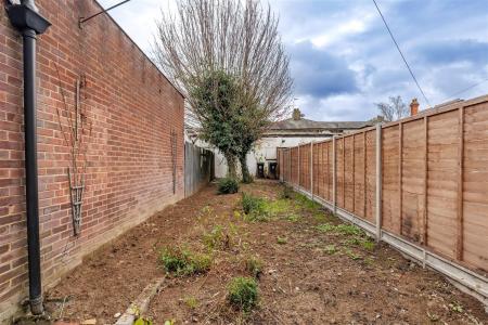 110 1   High Street new rear (2).jpg