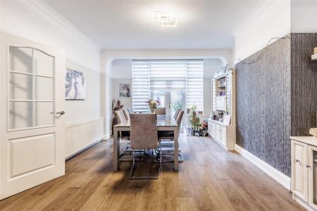 35 Hatley Ave (4).jpg