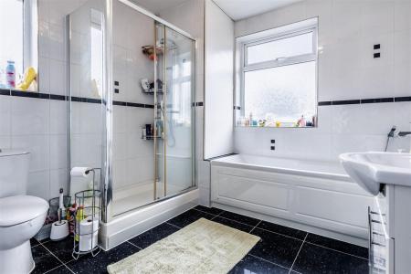 35 Hatley Ave (10).jpg