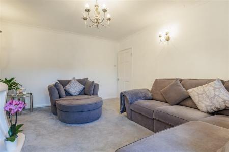 16, Field Close (2).jpg