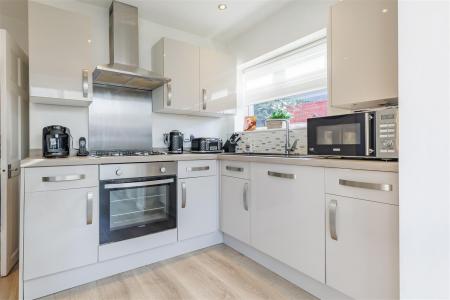 16, Field Close (10).jpg