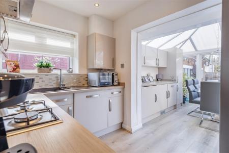 16, Field Close (9).jpg