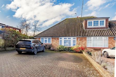 16, Field Close (21).jpg