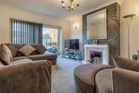 16, Field Close (1).jpg