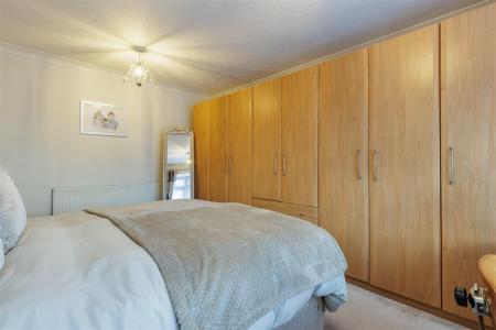 16, Field Close (6).jpg