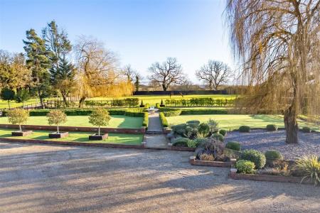 Ivy House  Coopersale Lane aerial  (13).jpg