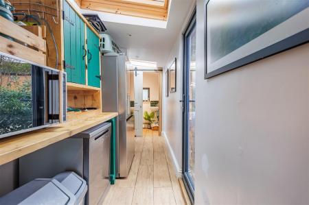 72, Crows Road (13).jpg