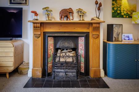 72, Crows Road (4).jpg