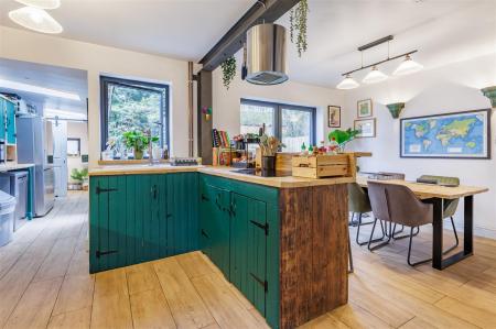 72, Crows Road (11).jpg