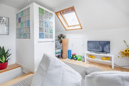 72, Crows Road (26).jpg