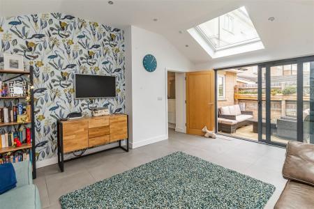 34 Buckingham Road (3).jpg