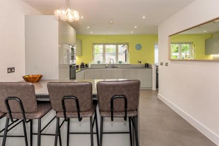 34 Buckingham Road (8).jpg