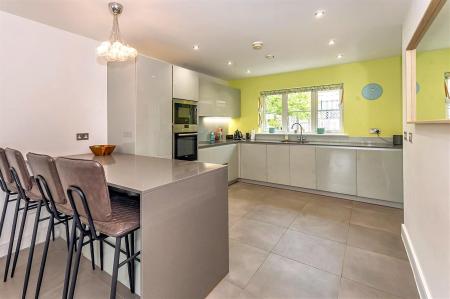 34 Buckingham Road (9).jpg