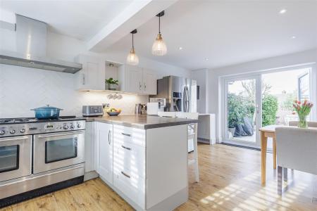 40 Beaconfield (7).jpg