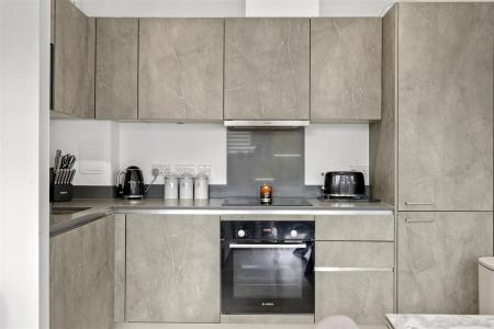 c8OZ7-Q8d0av91sHZMNLHw (1).jpg