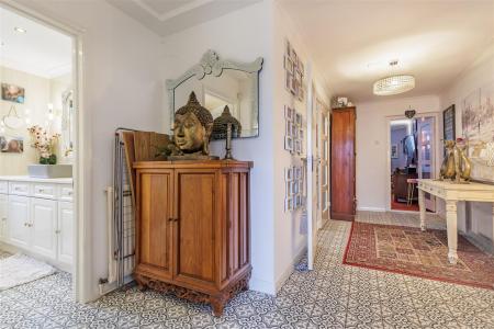 26 Larkshall Cres (11).jpg