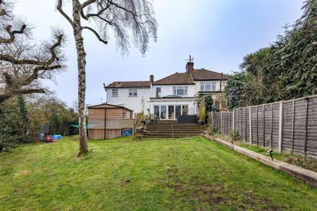 26 Larkshall Cres (33).jpg