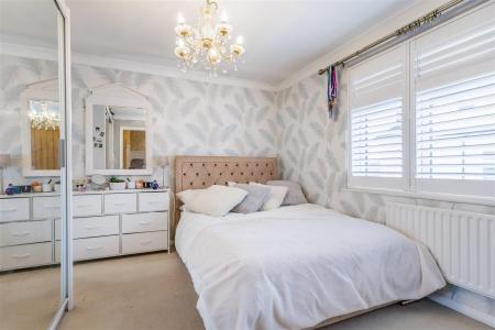 26 Larkshall Cres (25).jpg