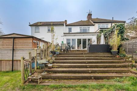 26 Larkshall Cres (32).jpg