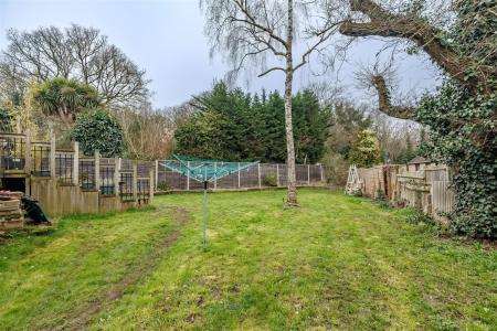 26 Larkshall Cres (36).jpg