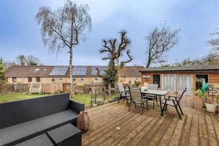 26 Larkshall Cres (31).jpg