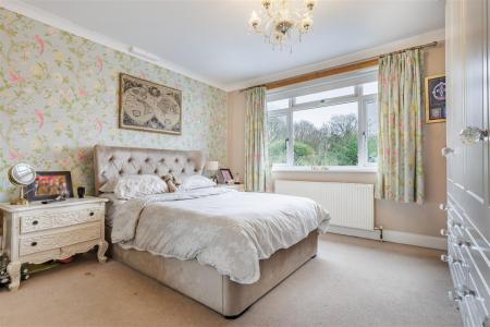 26 Larkshall Cres (22).jpg